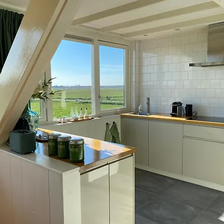Amsterdam Garden Bed & Breakfast *