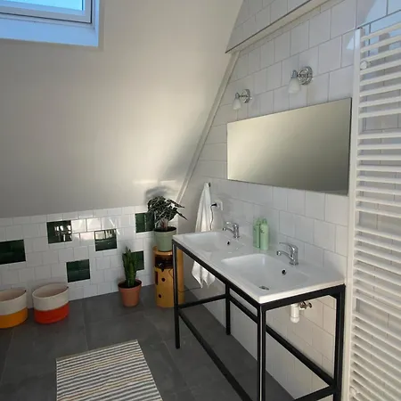Amsterdam Garden Bed & Breakfast