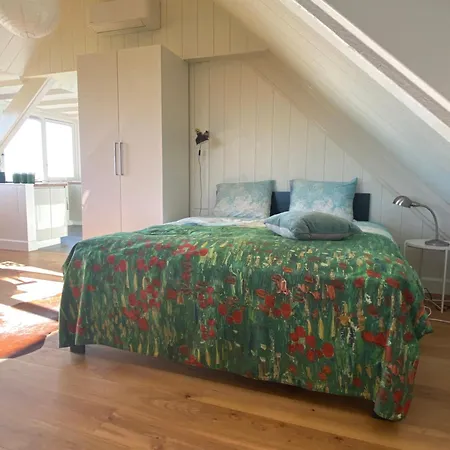 Amsterdam Garden Bed & Breakfast